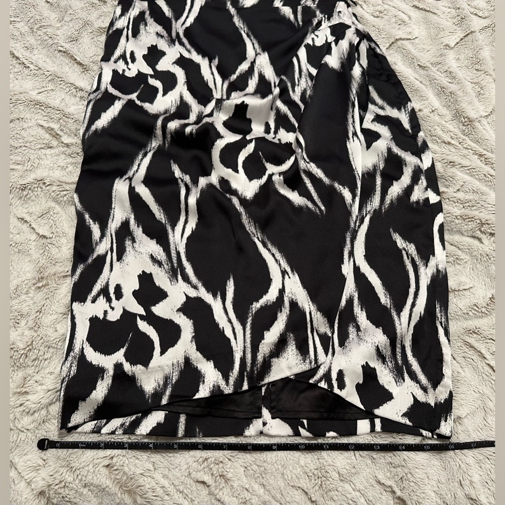 White House Black Market Patterned Faux Wrap Dress - Picture 6 of 12